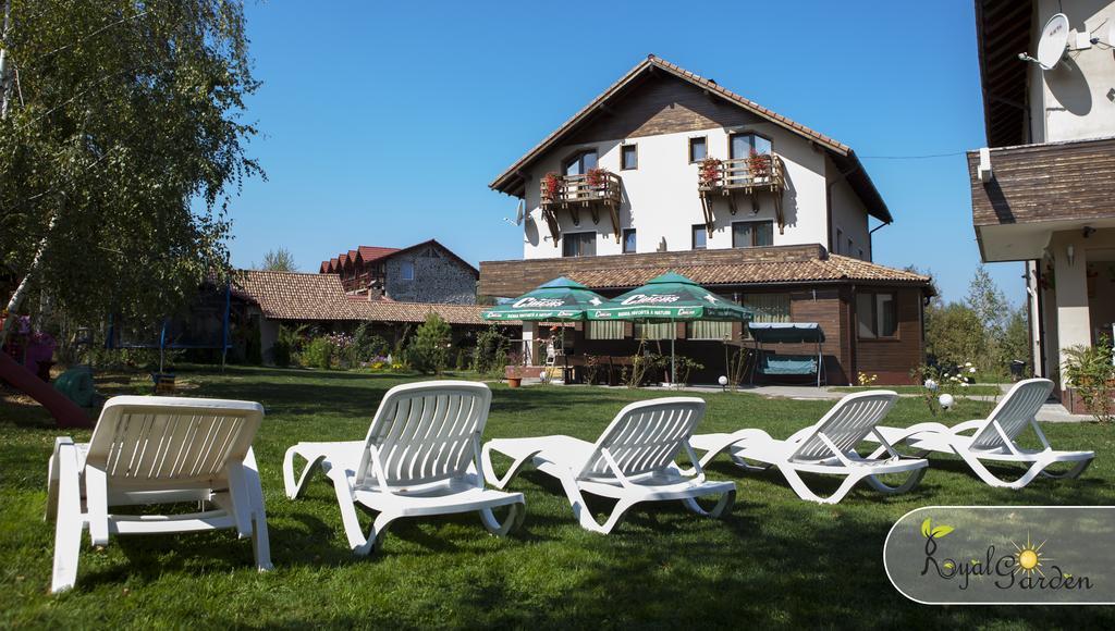 Hotel Pensiunea Royal Garden Sîmbăta de Sus Exterior foto